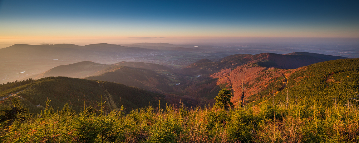 Údolí Malenovického kotle pohledem z Lysé hory
